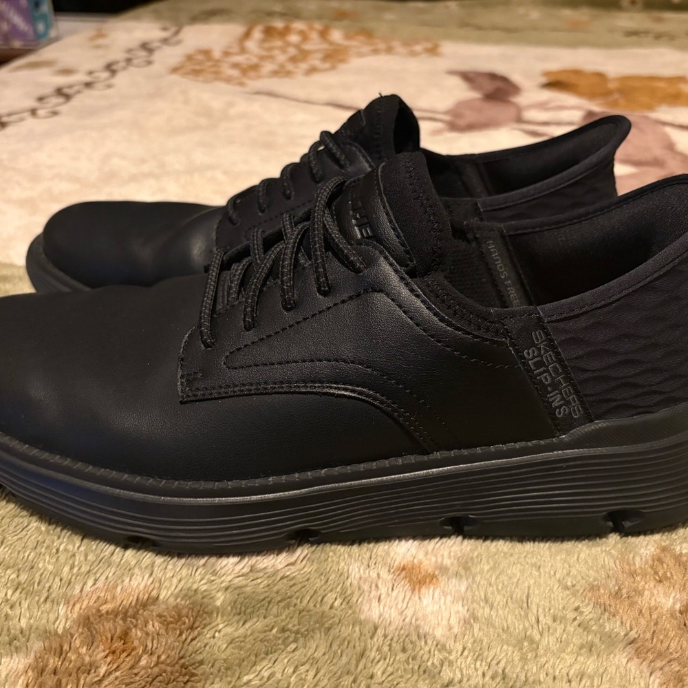 SKECHERS Slip-Ins - Picture 2 of 5